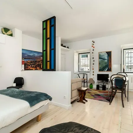 Central Cool Studio For 3 In Famous Bairro Alto Apartamento *